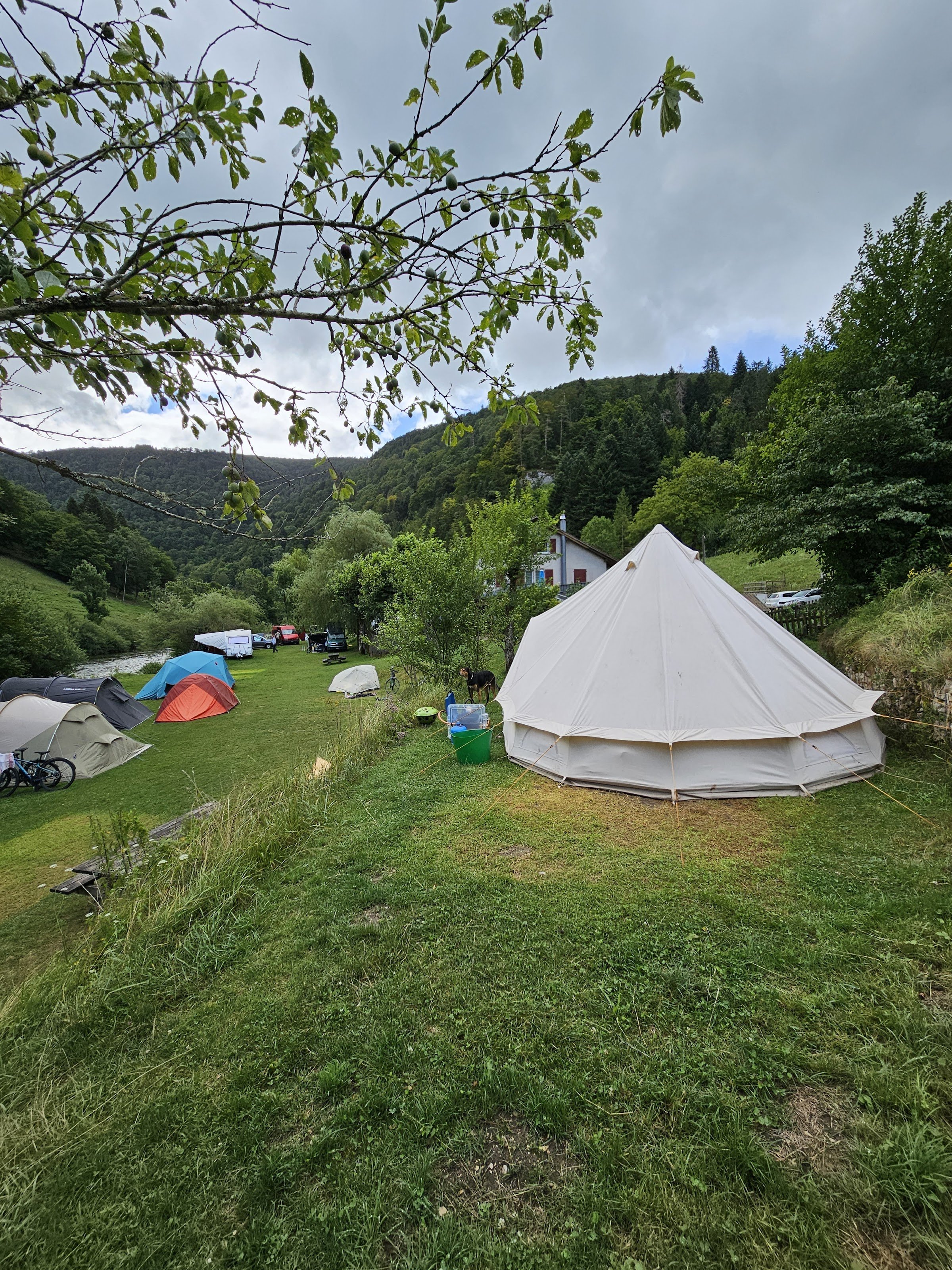 Camping de Tariche (Saint-Ursanne, Doubs River)